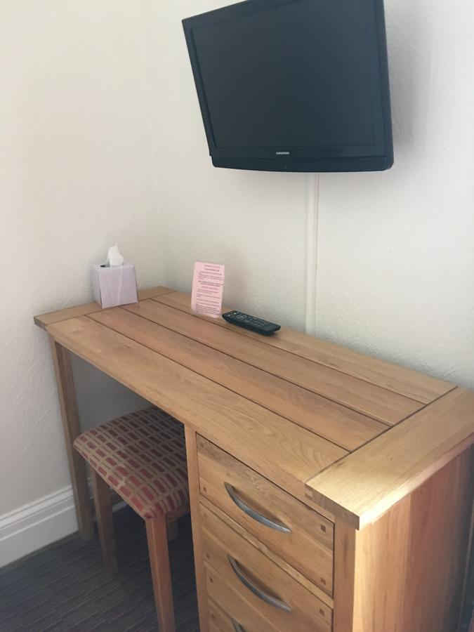 Winston Manor Guesthouse Rooms Churchill  ภายนอก รูปภาพ