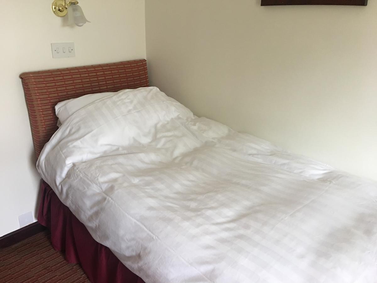 Winston Manor Guesthouse Rooms Churchill  ภายนอก รูปภาพ
