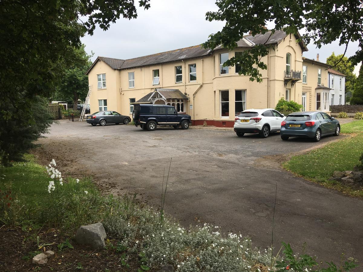 Winston Manor Guesthouse Rooms Churchill  ภายนอก รูปภาพ