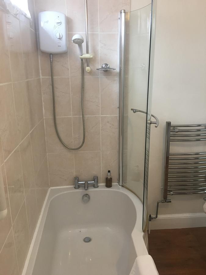 Winston Manor Guesthouse Rooms Churchill  ภายนอก รูปภาพ